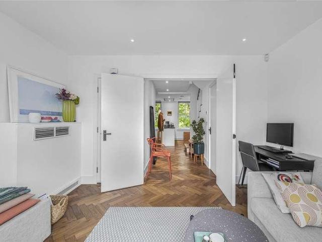 Flat for sale in Saint Giles, Cat Hill