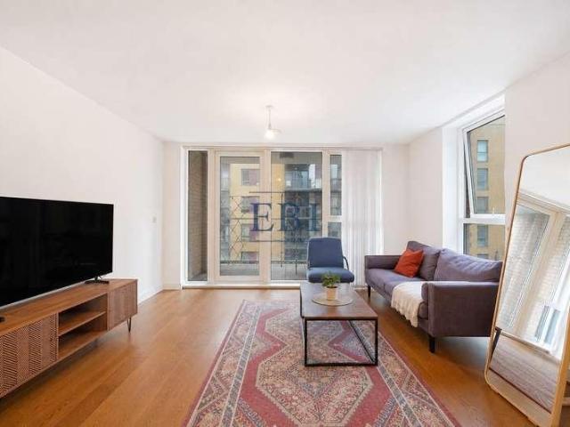 Flat for sale in Greenwich Town Centre, Greater London
