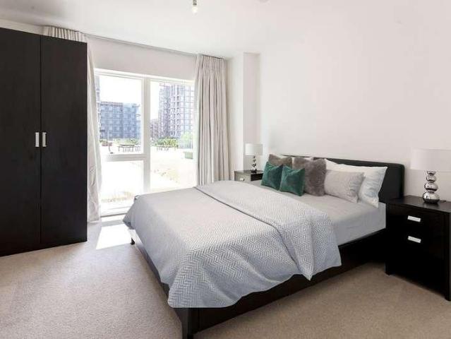 Flat for sale in Reach, Greater London