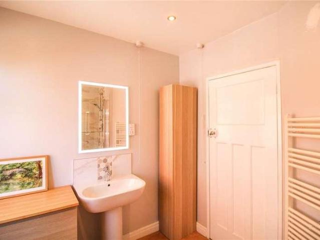 Flat for sale in West Park, West Yorkshire