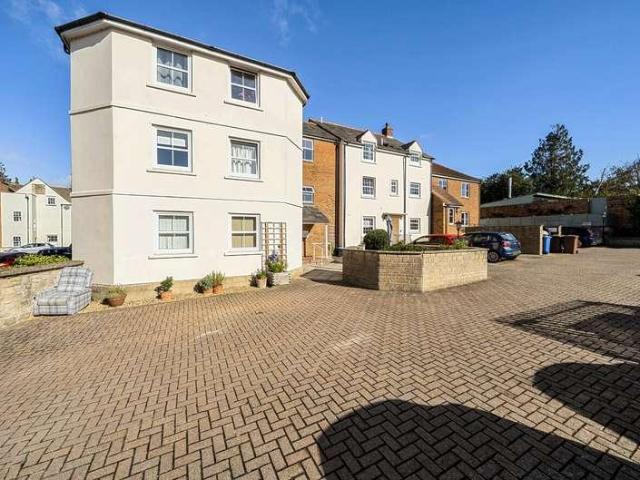 Flat for sale in Faringdon, Vale of White Horse