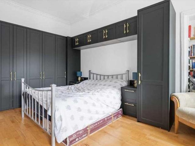 Flat for sale in Burntisland, Scotland