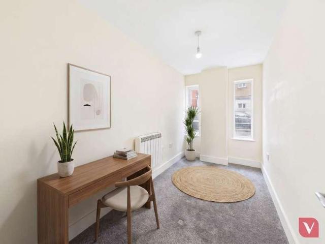 Flat for sale in Spring Park, Luton