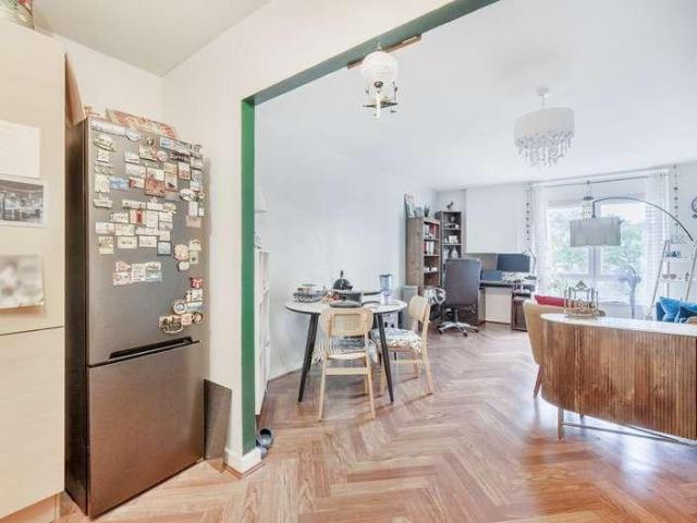 Flat for sale in Newtown, Reading