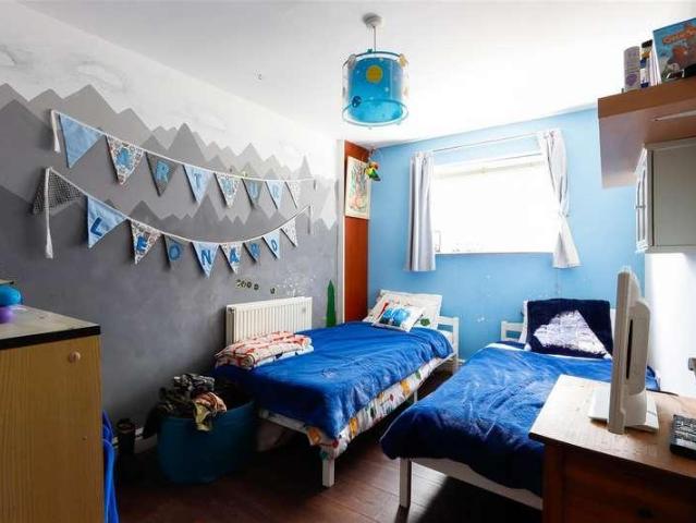 Flat for sale in Cadoxton, Barry