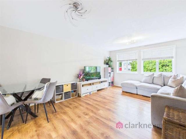 Flat for sale in Old Harlow, Harlow