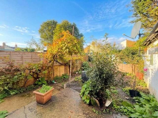 Flat for sale in Westcliff-on-Sea, Southend-on-Sea