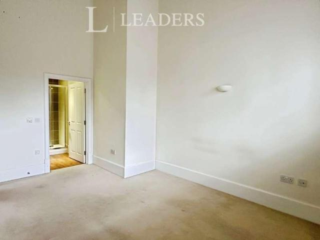 Flat for sale in Spring Vale, Hampshire