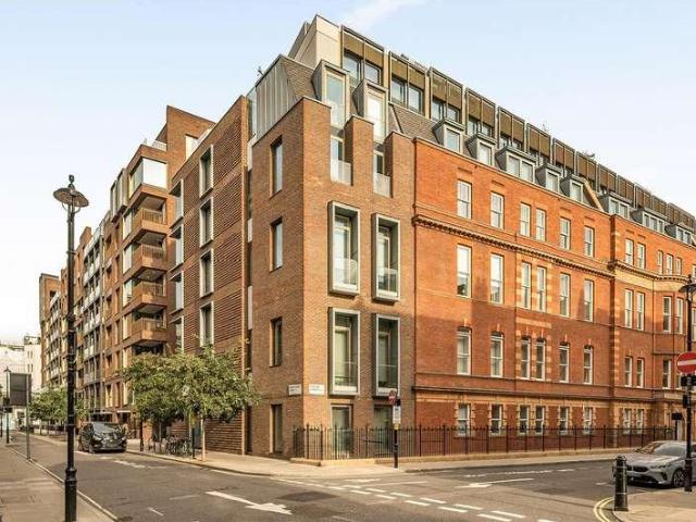 Flat for sale in East Marylebone, Greater London