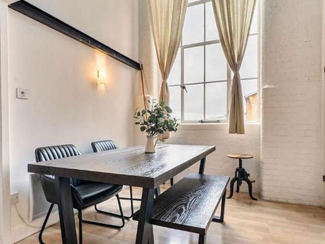 Flat for sale in Old Ford, Greater London