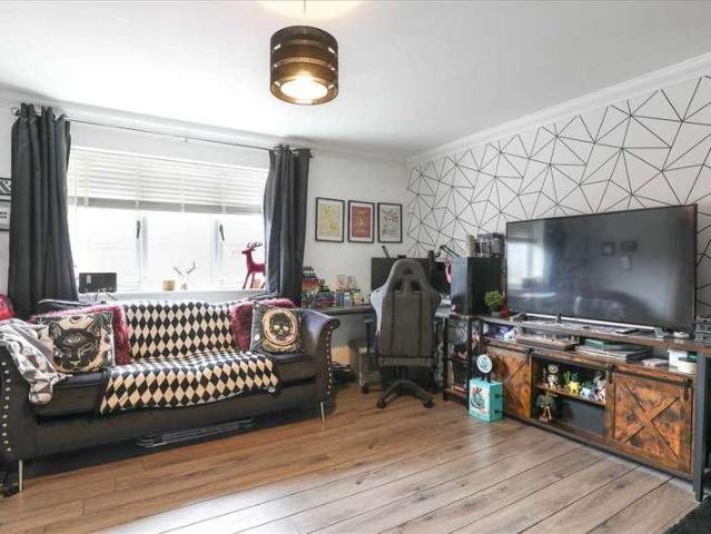 Flat for sale in Burton Latimer