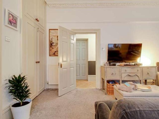 Flat for sale in Lewes, Iford
