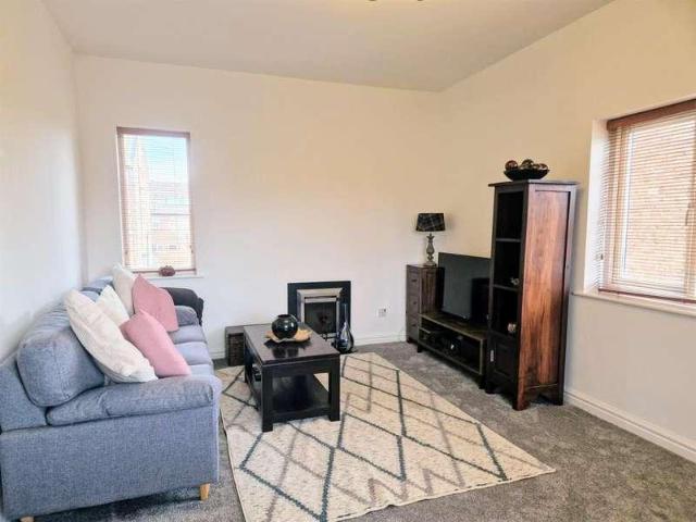 Flat for sale in Alverton, East Midlands