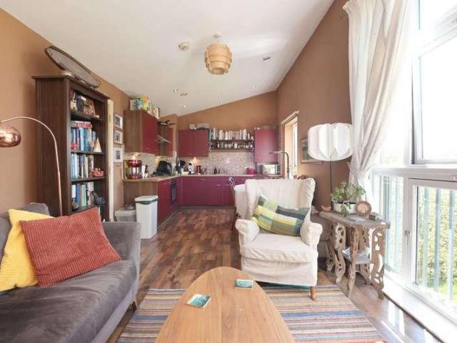 Flat for sale in Bingham, Craigmillar