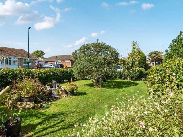 Flat for sale in Bersted, Clapham