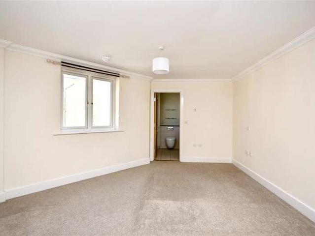 Flat for sale in Eastbourne, East Sussex