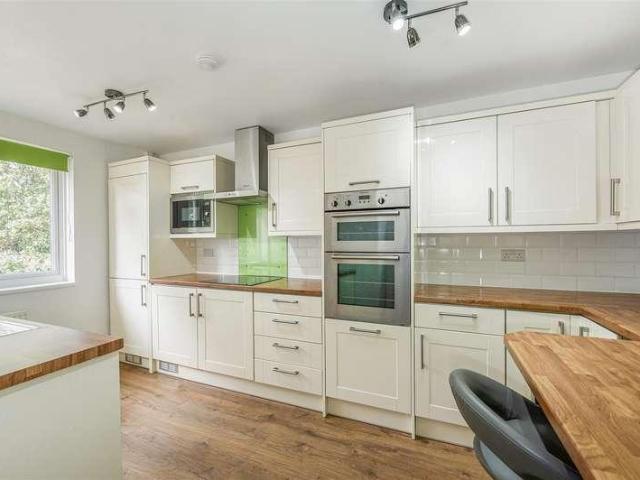 Flat for sale in Parklands, Chichester