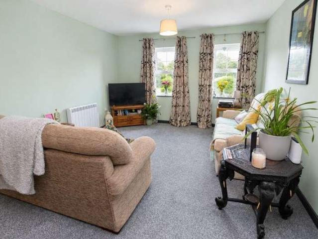 Flat for sale in Clough, Burnedge