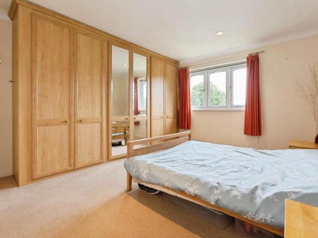 Flat for sale in Solihull, Elmdon Heath