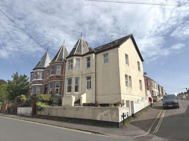 Flat for sale in Withycombe, Budlake