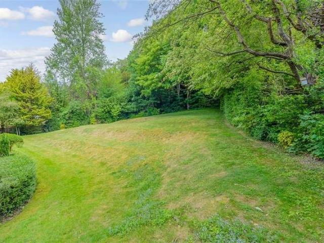 Flat for sale in Red Hill, Surrey