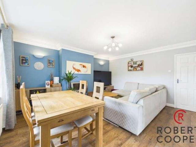 Flat for sale in Greater London