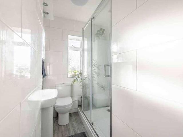 Flat for sale in Iver, Iver Heath