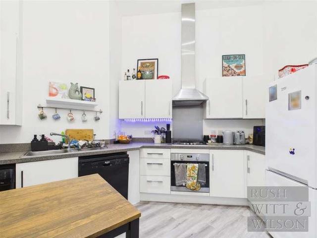 Flat for sale in Cross In Hand, East Sussex