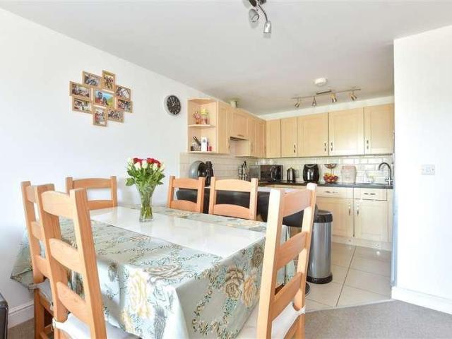 Flat for sale in Three Bridges, Glynde