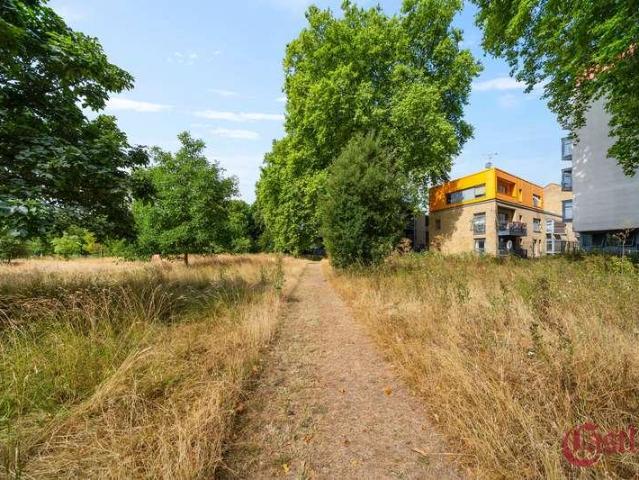Flat for sale in Clapton, Greater London