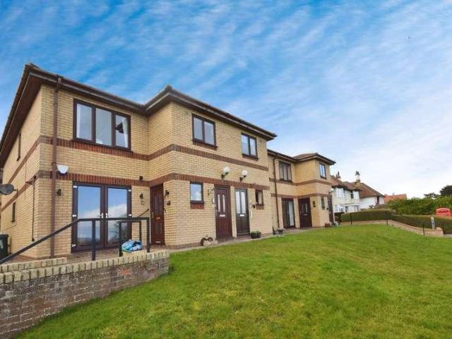 Flat for sale in Seacroft, Belleau