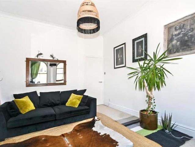 Flat for sale in Eastbourne, East Sussex