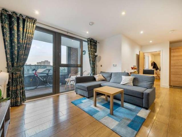 Flat for sale in Bermondsey, Greater London