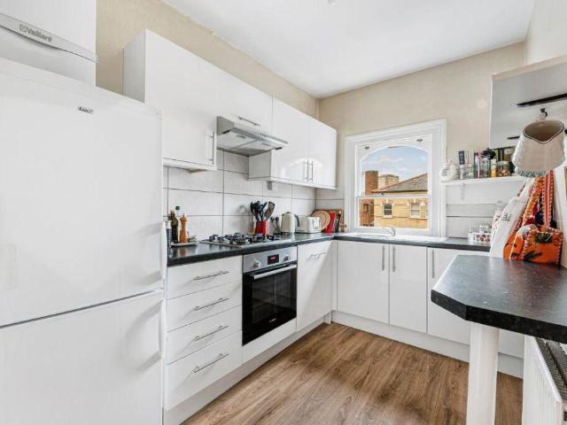 Flat for sale in Brook Green, Greater London