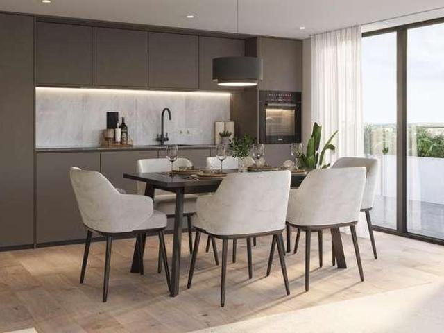 Flat for sale in Richmond Hill, West Yorkshire