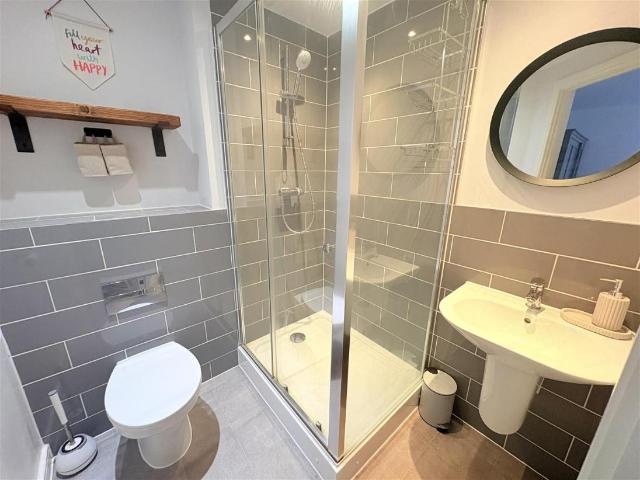 Flat for sale in Hedge End, Helford