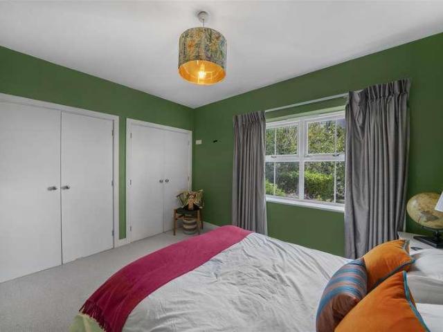 Flat for sale in London Borough of Ealing, Greater London