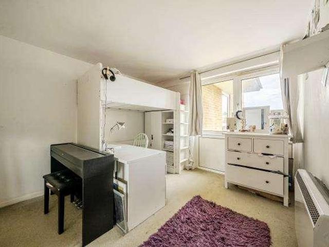 Flat for sale in Petersham, Greater London