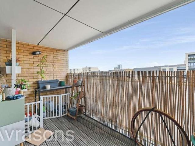 Flat for sale in Loughborough Junction, Greater London
