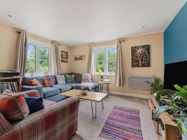 Flat for sale in Black Bourton, Oxfordshire