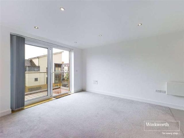 Flat for sale in Kennet Island, Reading