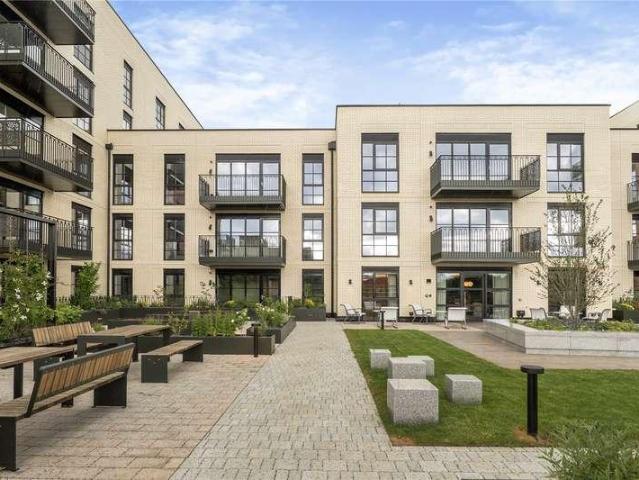 Flat for sale in Woking, Surrey