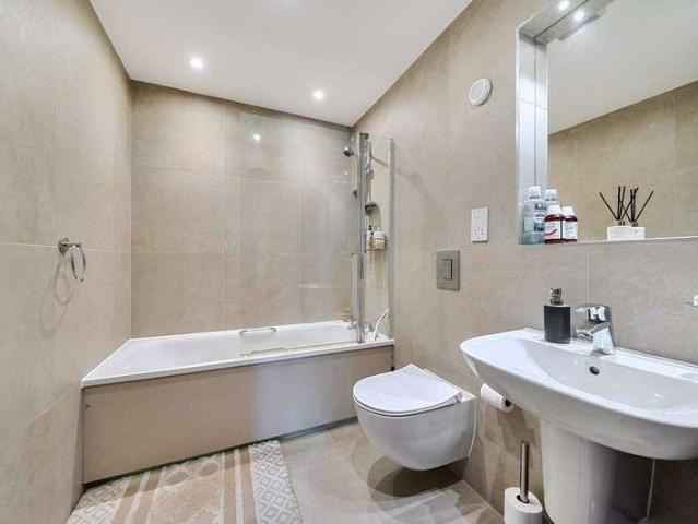 Flat for sale in Little Stanmore, Greater London