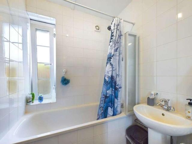 Flat for sale in Bermondsey Village, Greater London