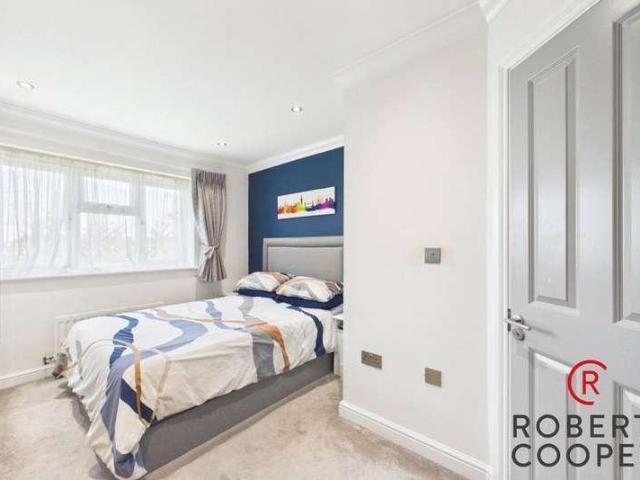 Flat for sale in London Borough of Harrow, Greater London