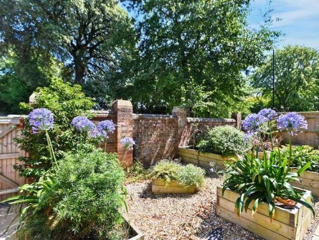 Flat for sale in Eastbourne, East Sussex