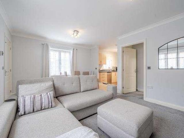 Flat for sale in Walton, Aylesbury