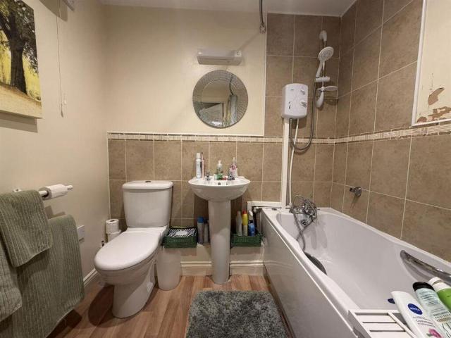 Flat for sale in Low Moor, West Yorkshire