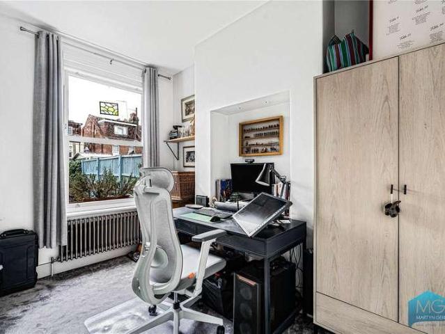 Flat for sale in Greater London