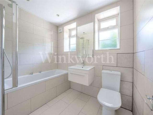 Flat for sale in Hampstead Garden Suburb, Greater London